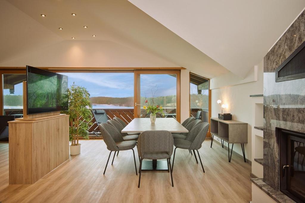 Hotel Seeblick & Ferienwohnung Bad Endorf Kültér fotó