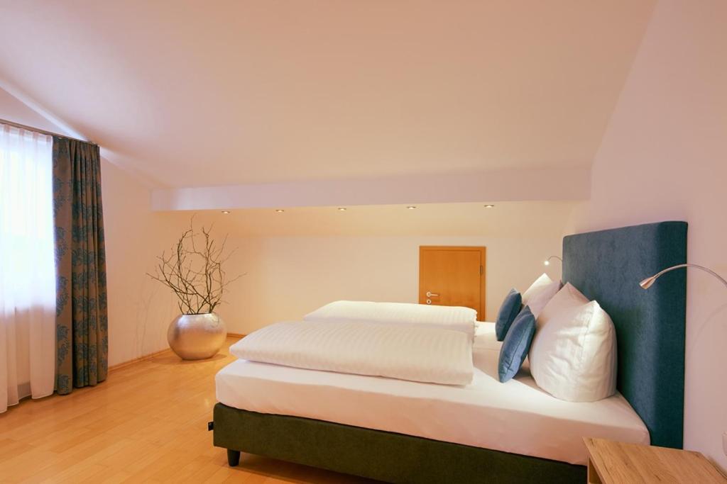 Hotel Seeblick & Ferienwohnung Bad Endorf Kültér fotó