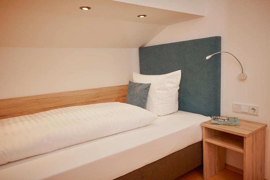 Hotel Seeblick & Ferienwohnung Bad Endorf Kültér fotó