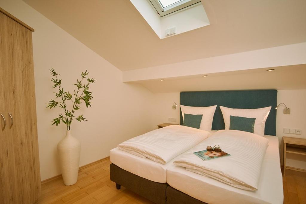 Hotel Seeblick & Ferienwohnung Bad Endorf Kültér fotó