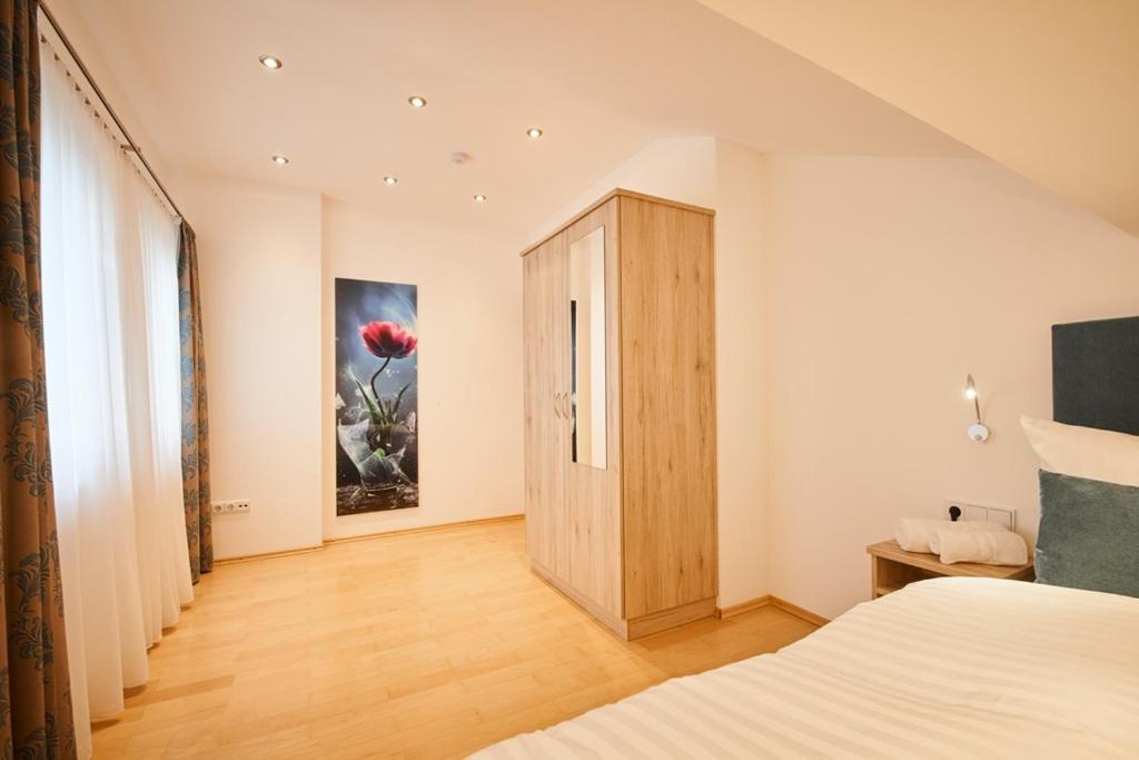 Hotel Seeblick & Ferienwohnung Bad Endorf Kültér fotó