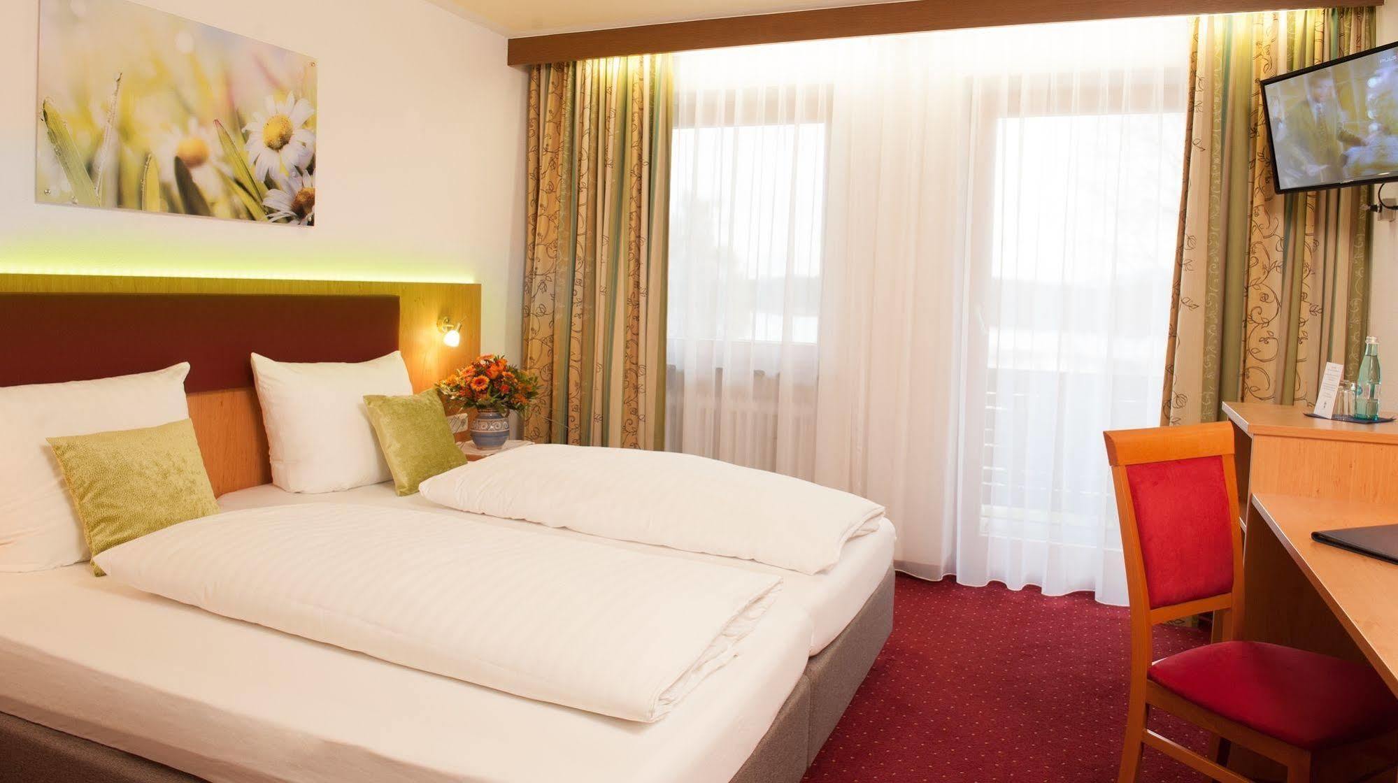 Hotel Seeblick & Ferienwohnung Bad Endorf Kültér fotó